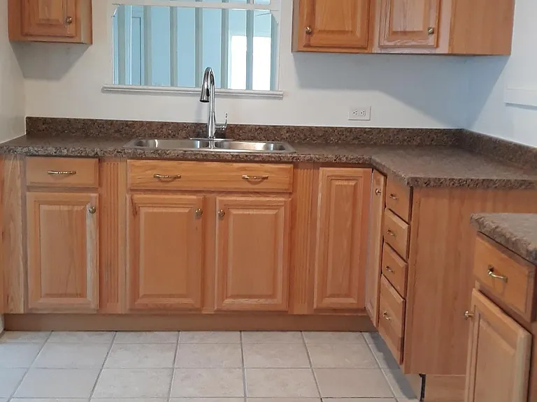 2637 E Willetta St — Photo 4