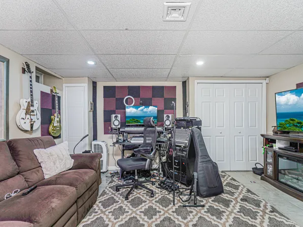 133 Goodwin Avenue image 35 of 53