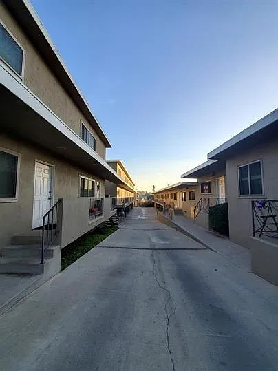 620 E Imperial Ave — Photo 20