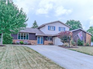 8120 W Ridge Dr, Broadview Heights, OH 44147