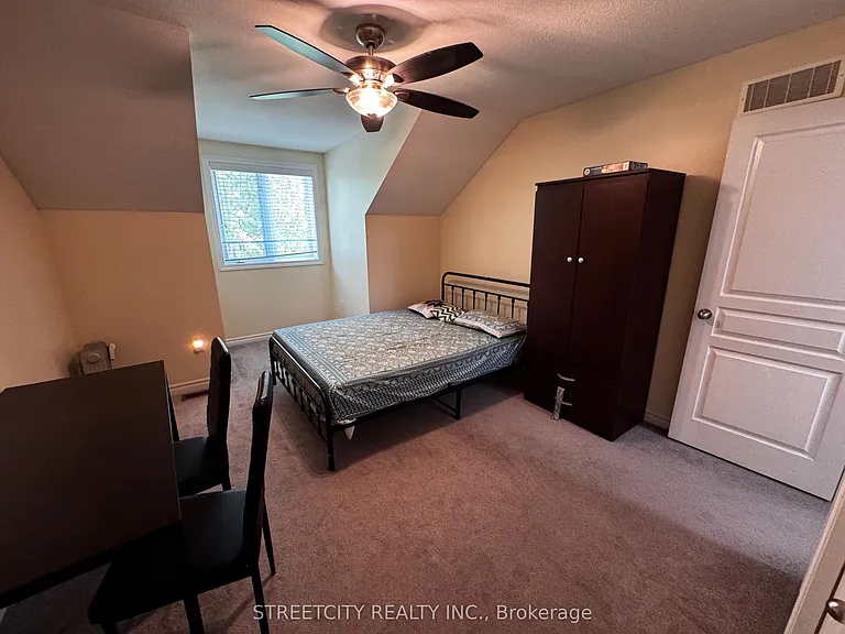 464 Commissioners Rd W #24 — Photo 11