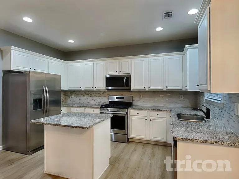 2242 Rosemoore Walk — Photo 4