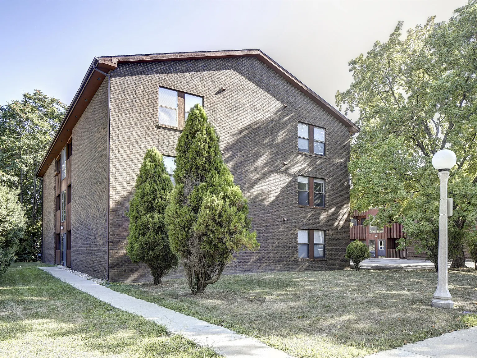 704 W Elm St - 1 - A — Photo 1