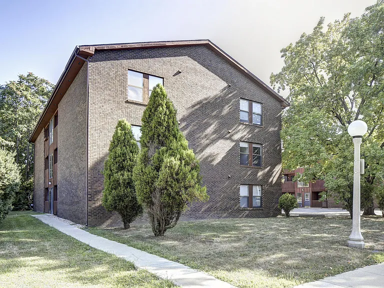 704 W Elm St #ST3-A — Photo 1