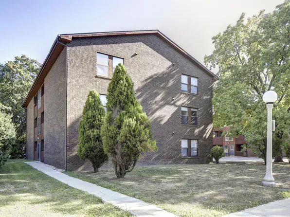 704 W Elm St, Urbana, IL