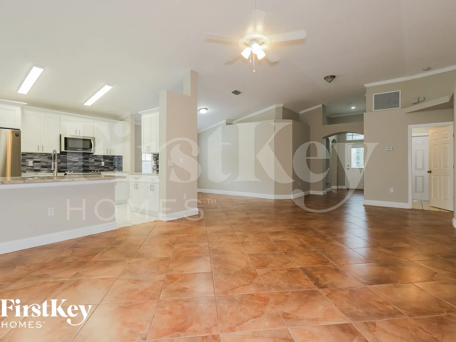 3 bed, 2.0 bath, 2036 sqft, $2,295 — Photo 2