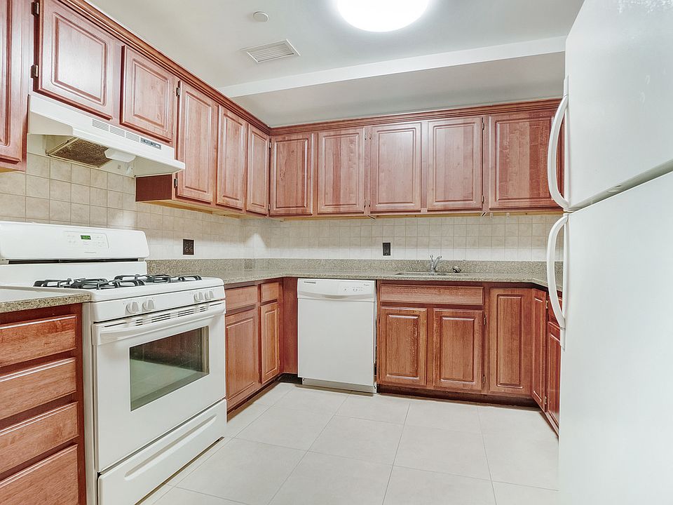 1st image of 586 President St APT 3A