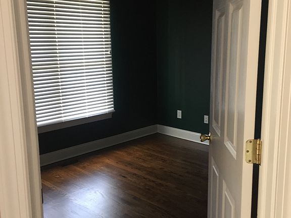 5th image of 8 Rolling Wood Ct