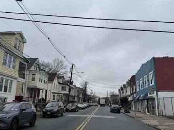 Exterior Neighborhood (street photo)