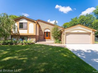 5209 Fedora Dr, Troy, MI 48085