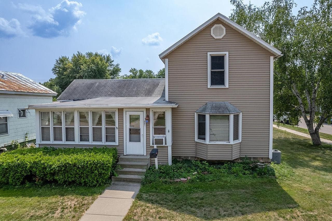 421 8th Avenue, Baraboo, WI 53913 Zillow
