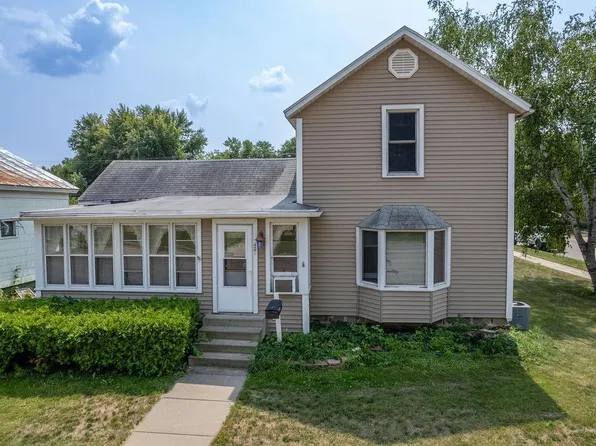 421 8th Avenue, Baraboo, WI 53913