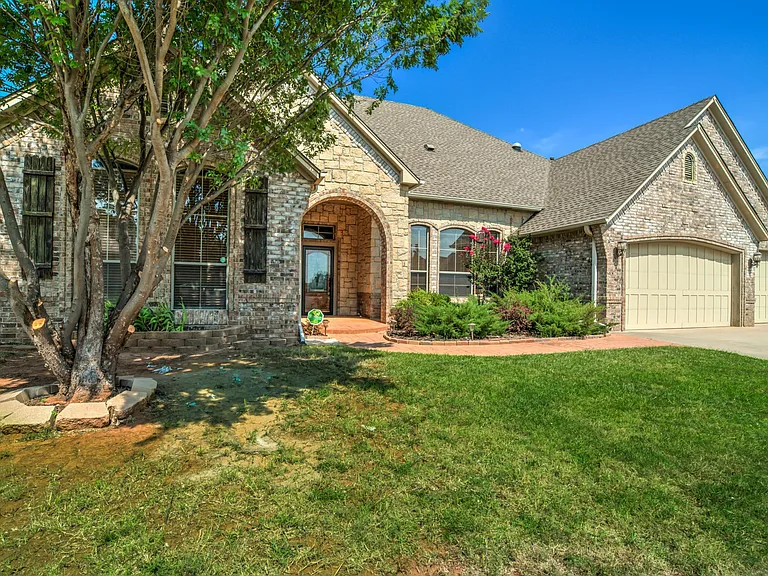 17108 Prestwick Cir — Photo 3
