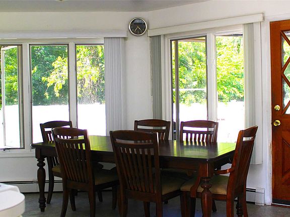 5th image of 1693 Claas Ave