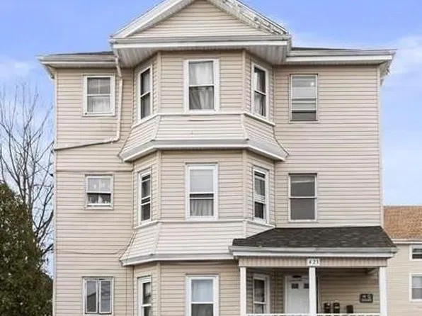 482 Vale St APT 3, Fall River, MA 02724
