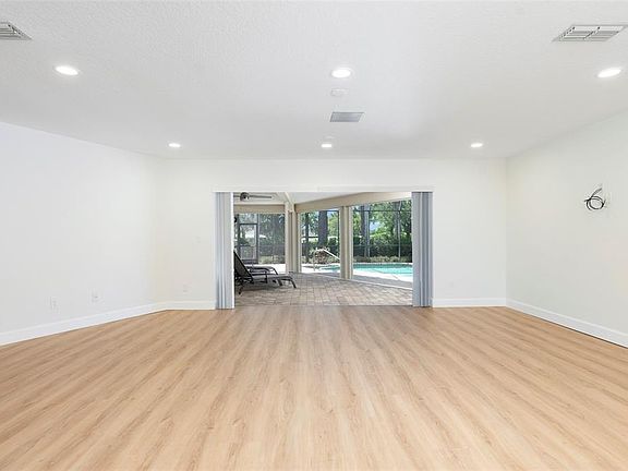 5th image of 3119 HYDE PARK DRIVE