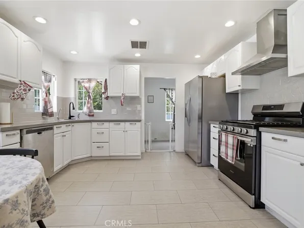 16775 Sierra Hwy, Canyon Country, CA 91351