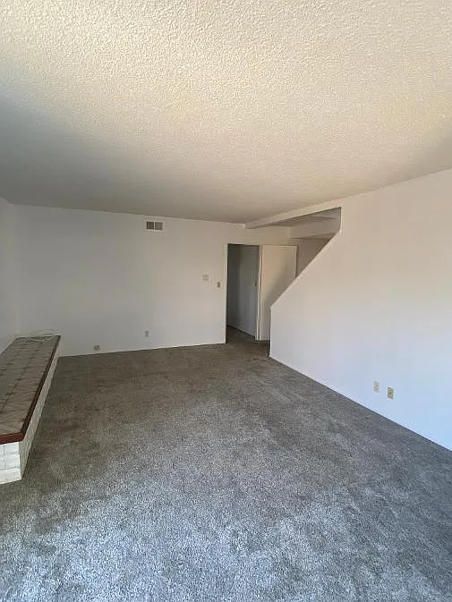 4 bed, 1853 sqft, $4,980 — Photo 3