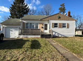 8 Park Ln N, Mountain Top, PA 18707