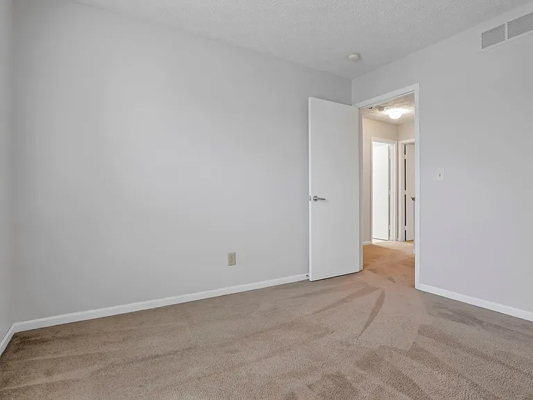 522 Farm Hill Ct — Photo 41