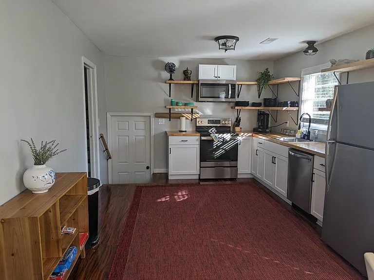 212 Cardinal Dr — Photo 4