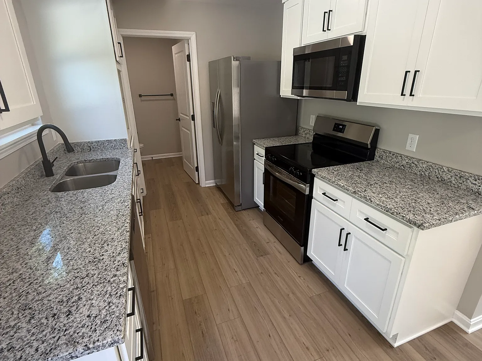 2 bed, 1.5 bath, 1100 sqft, $1,450 — Photo 4