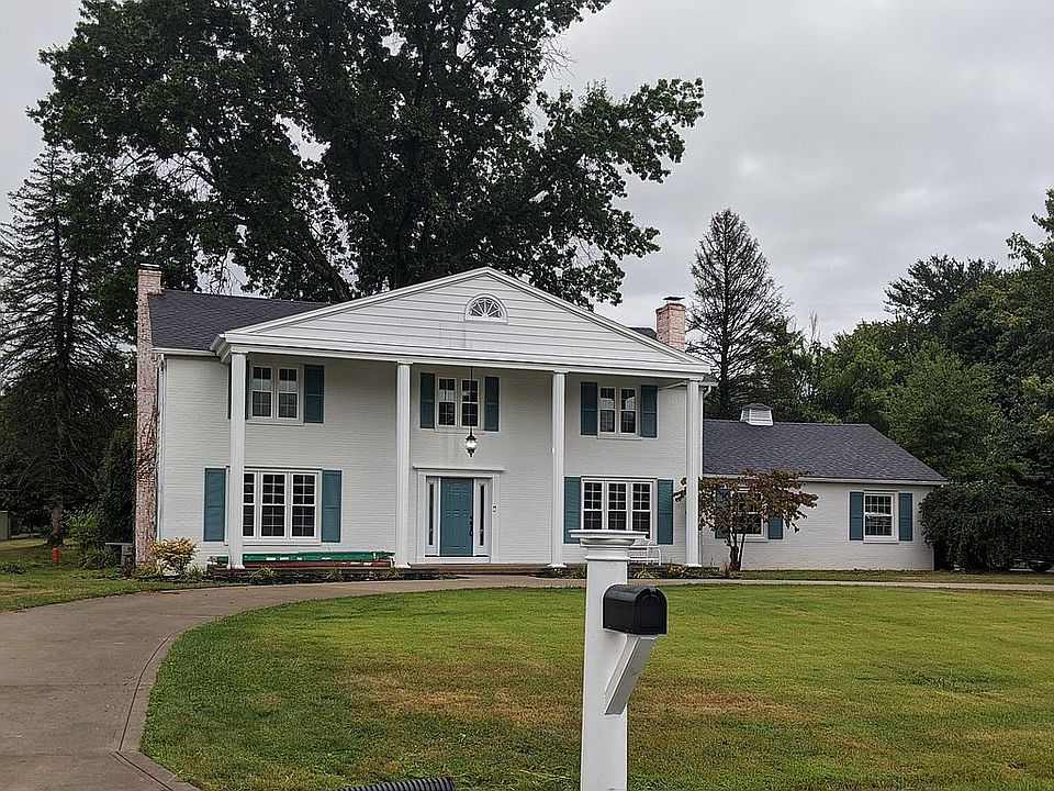 Stately Colonial 2-story