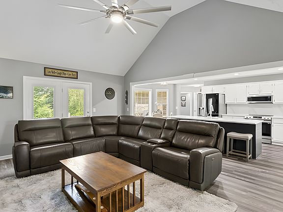 5th image of 118 Golf Shores Dr