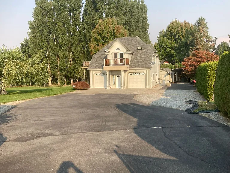 2748 Debord Dr — Photo 1