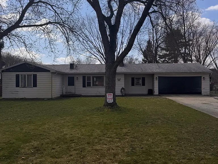 10042 Helena Dr — Photo 1