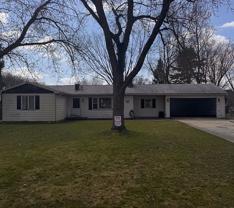 1st image of 10042 Helena Dr