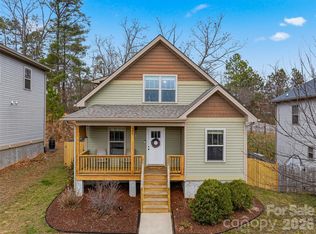 21 Yarrow Meadow Rd, Weaverville, NC 28787