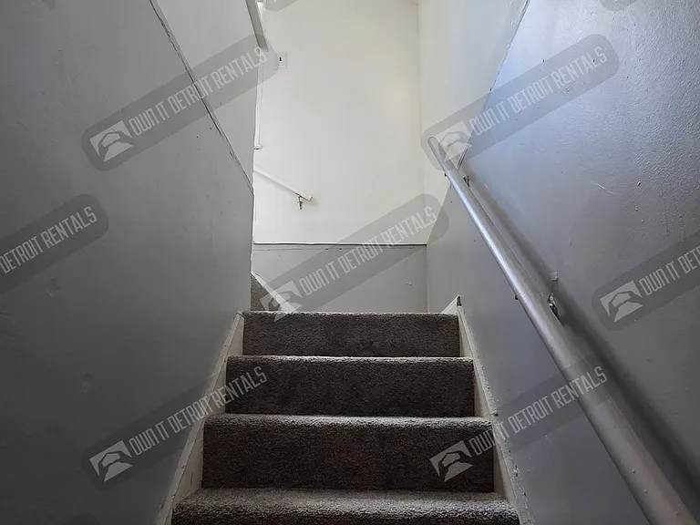 11591 Roxbury St — Photo 15