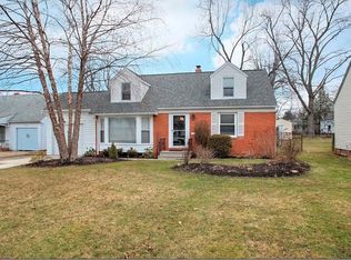 4935 Corliss Rd, Lyndhurst, OH 44124