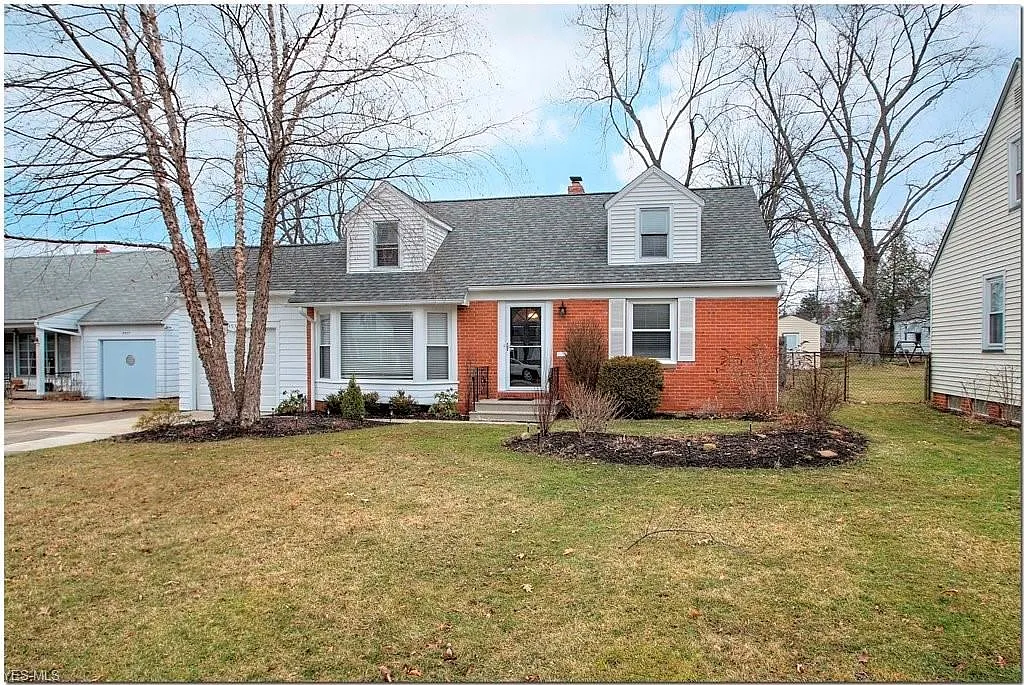 4935 Corliss Rd photo 1