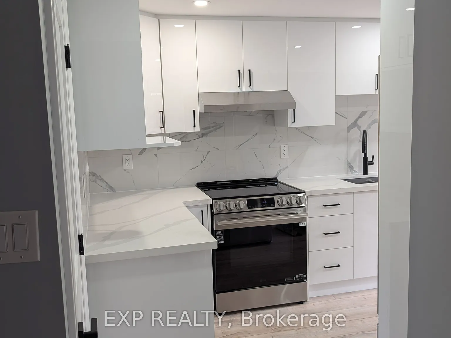 2 bed, $1,600 — Photo 2