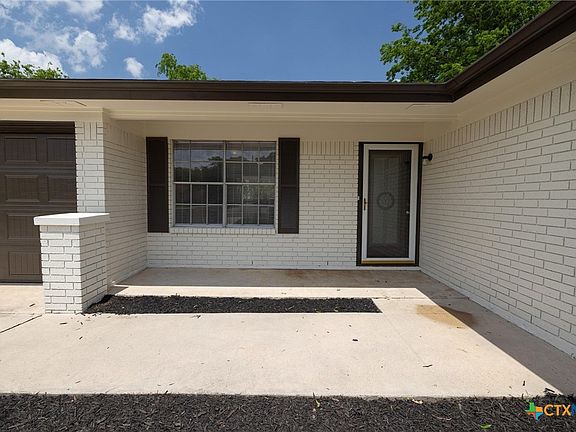 4th image of 415 Cottonwood Dr