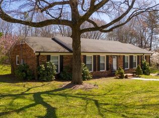 1228 S Peace Haven Rd, Clemmons, NC 27012