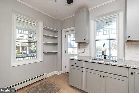 706-708 E Walnut St #A — Photo 4