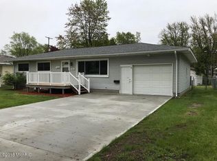 1561 W Summit Ave, Muskegon, MI 49441