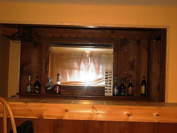 Wet bar