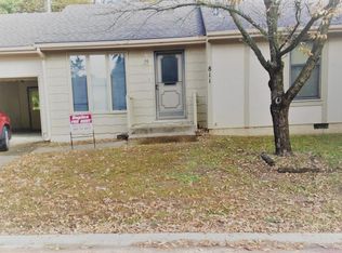 811 Fox Run Dr, Clinton, MO 64735