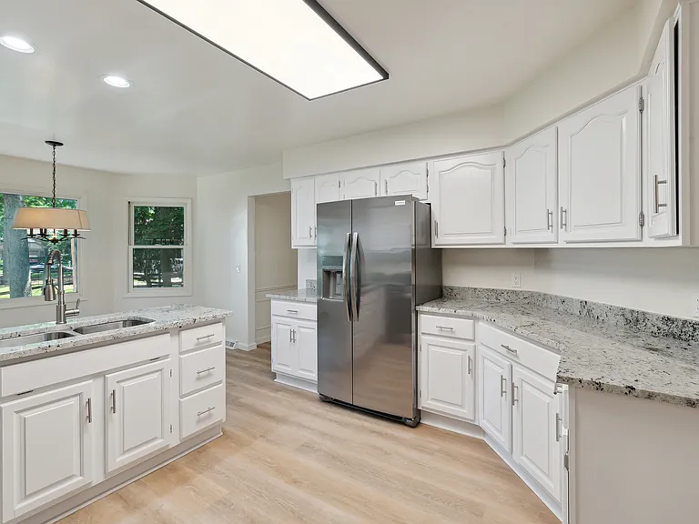 2410 Wealdstone Rd — Photo 29