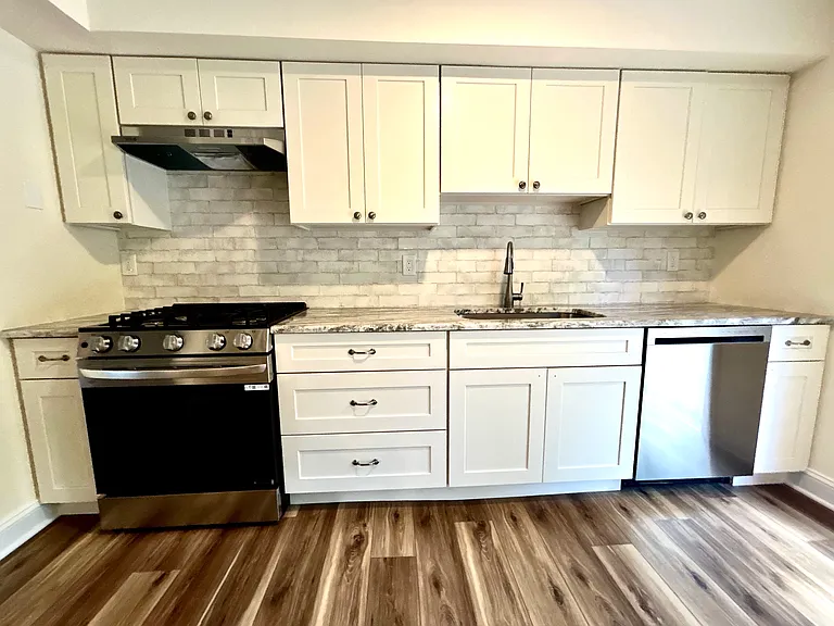 17 Londonderry Dr — Photo 5