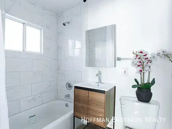 5th image of 538 N Westmoreland Ave #538