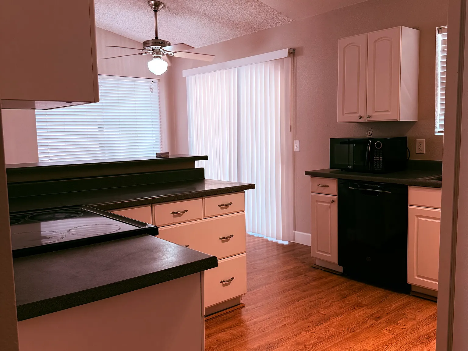 4 bed, 2.5 bath, 2255 sqft, $2,800 — Photo 3