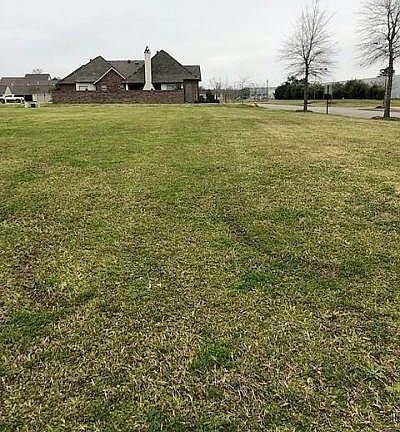 3rd image of 304 Waterford Pl