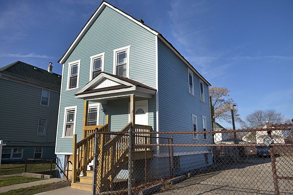 1st image of 632 S 13th Ave