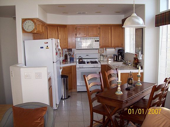 BRIGHT KITCHEN WITH EATING AREA