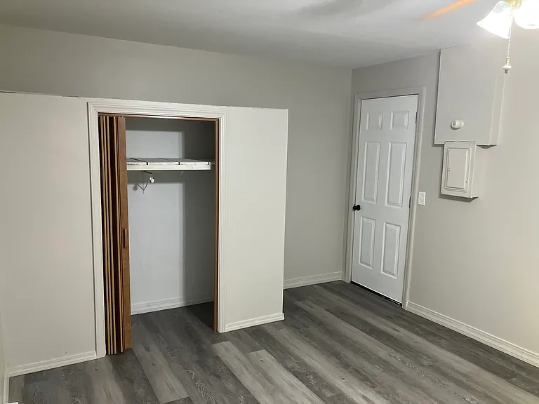 508 E Buckner St — Photo 17